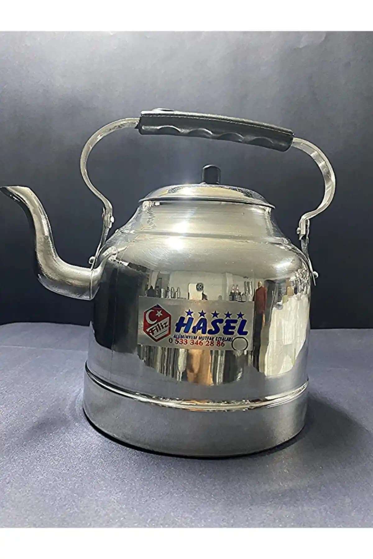 Üstten Saplı Çaydanlıkların Modern Tasarımı ve Kullanışlı Özellikleri