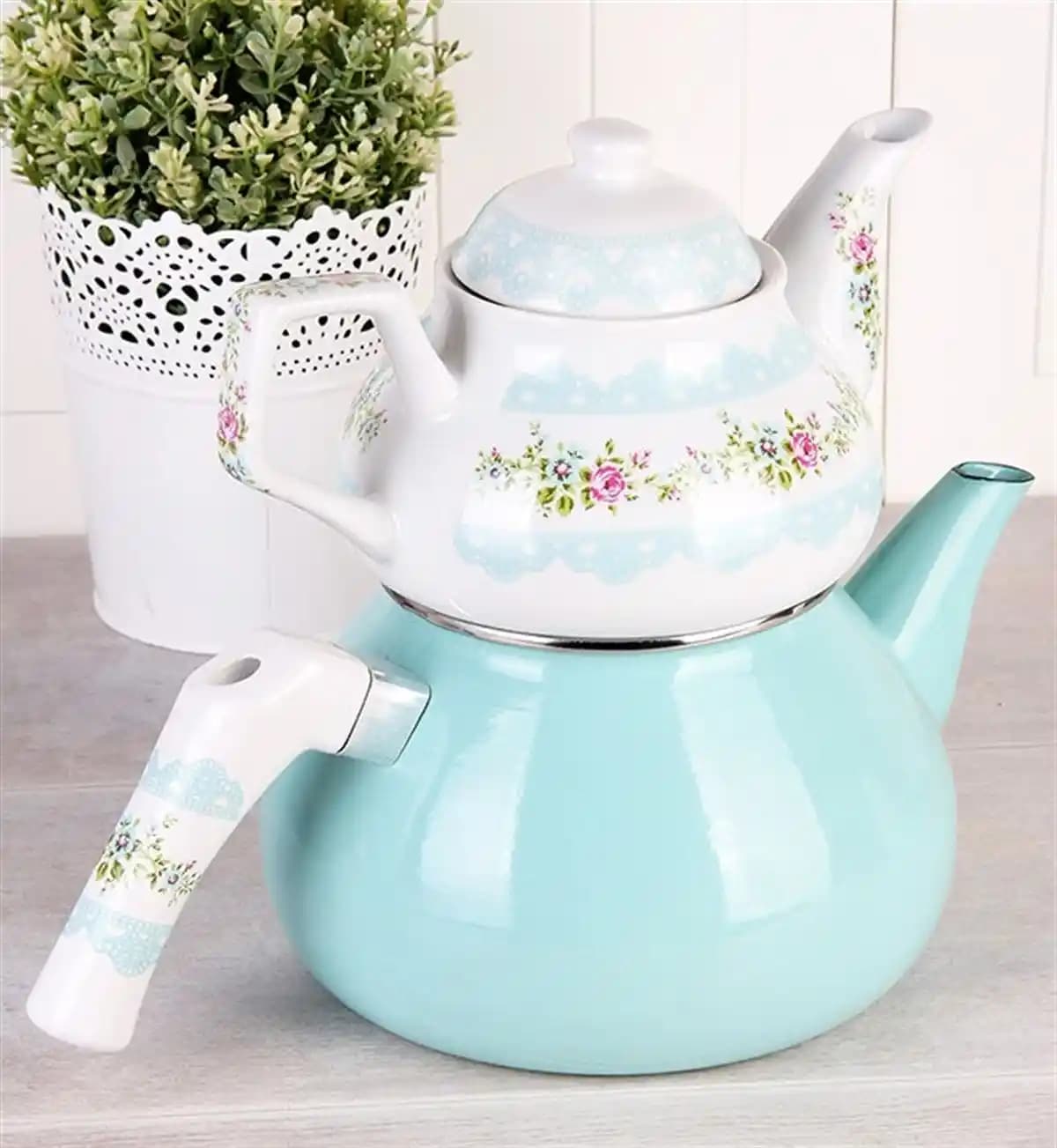 Üstü Porselen Çaydanlıklar: Estetik ve İşlevselliğin Modern Buluşması