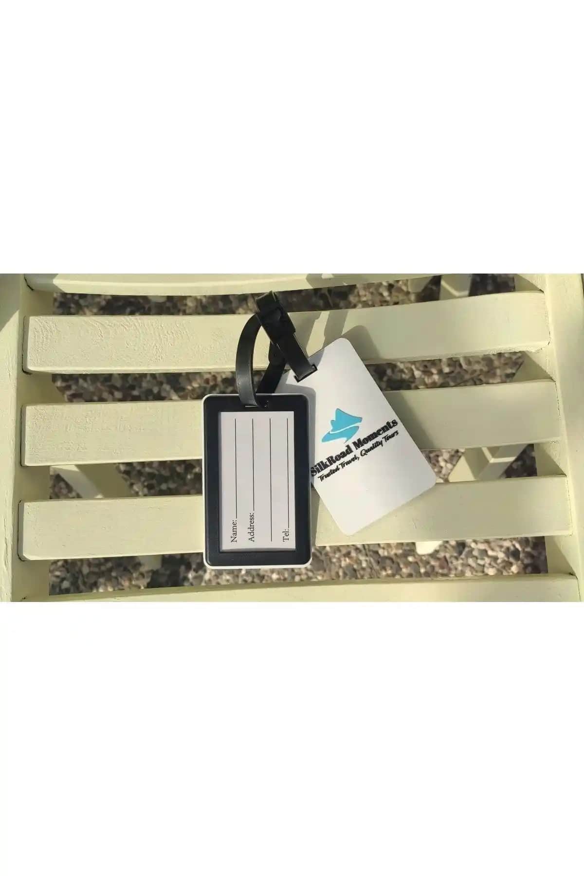 Valiz İsimliği Seçerken Dikkat Edilmesi Gerekenler ve Dekoratif Alternatifler