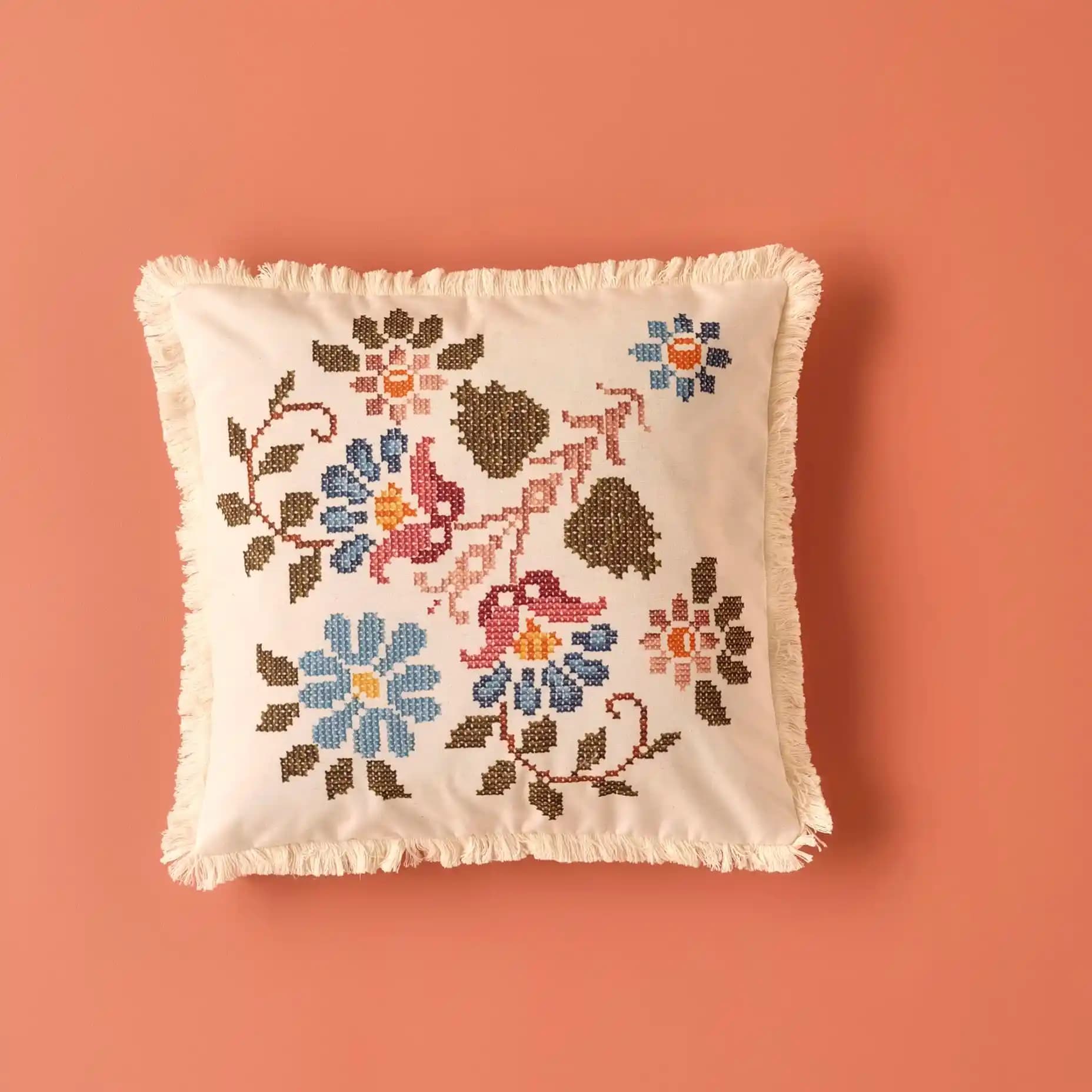 Vintage Kırlentlerle Evinize Nostaljik ve Şık Dokunuşlar Yapın