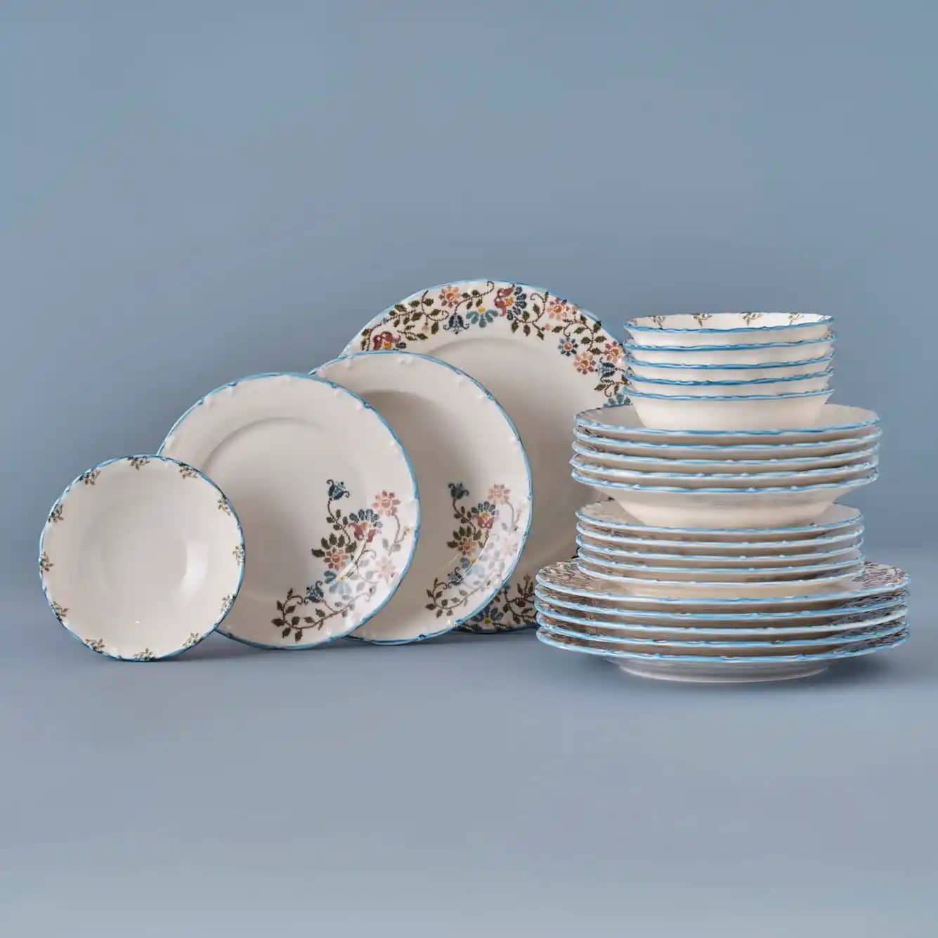 Vintage Yemek Takımı Dekorasyonunda Zarafet ve Sadeliğin En Güzel Yansıması