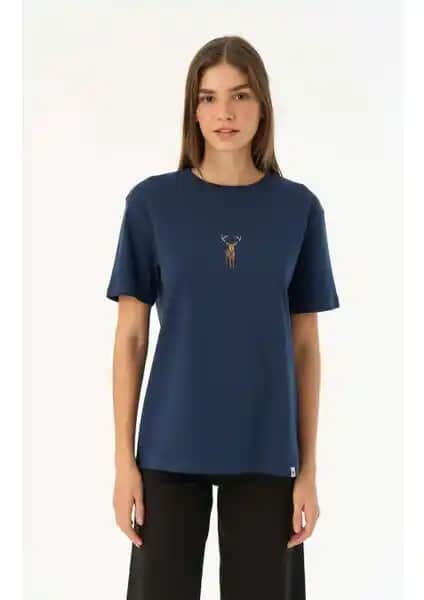 WWF Market Geyik Premium T-Shirt Lacivert Modern ve Sürdürülebilir Tasarım