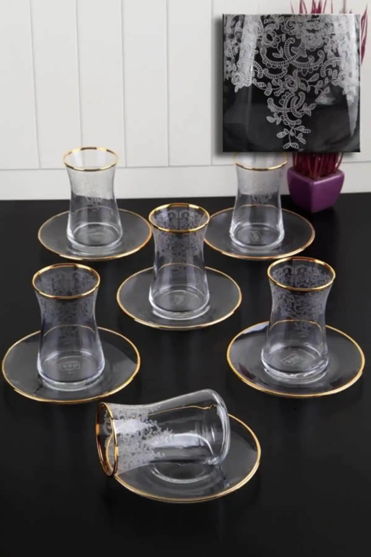 Yalnızlı Çay Bardağı Takımı Dekorasyonda Zarafet ve Geleneksel Dokunuşlar