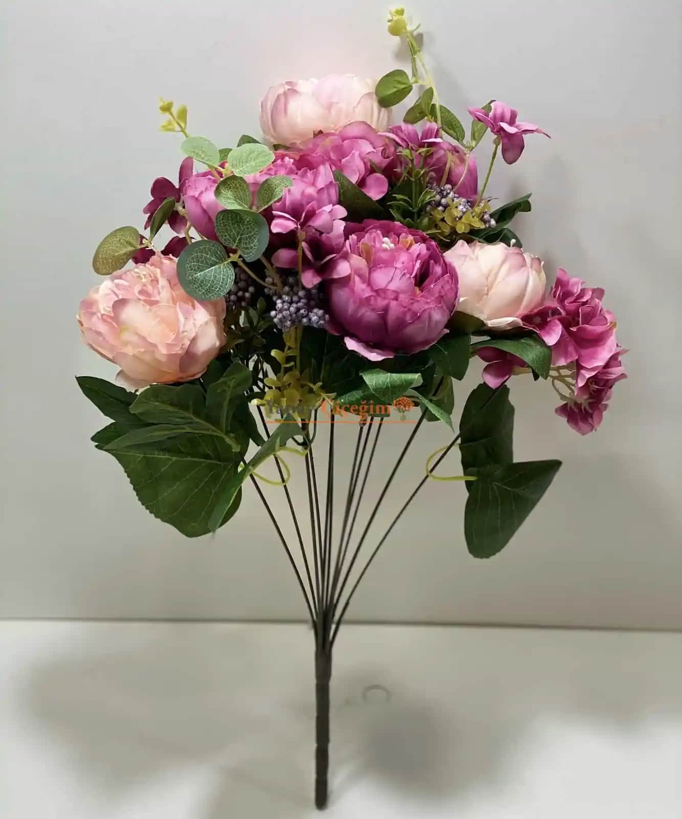 Yapay Çiçek Modelleri ile Dekorasyonda Estetik ve Dayanıklı Çözümler