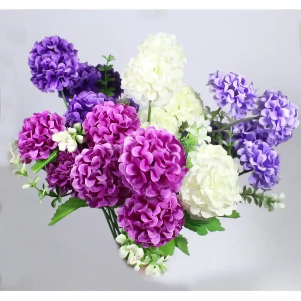 Yapay Ortanca Çiçeği ile Dekorasyonlarda Zarafet ve Dayanıklılık Sağlama