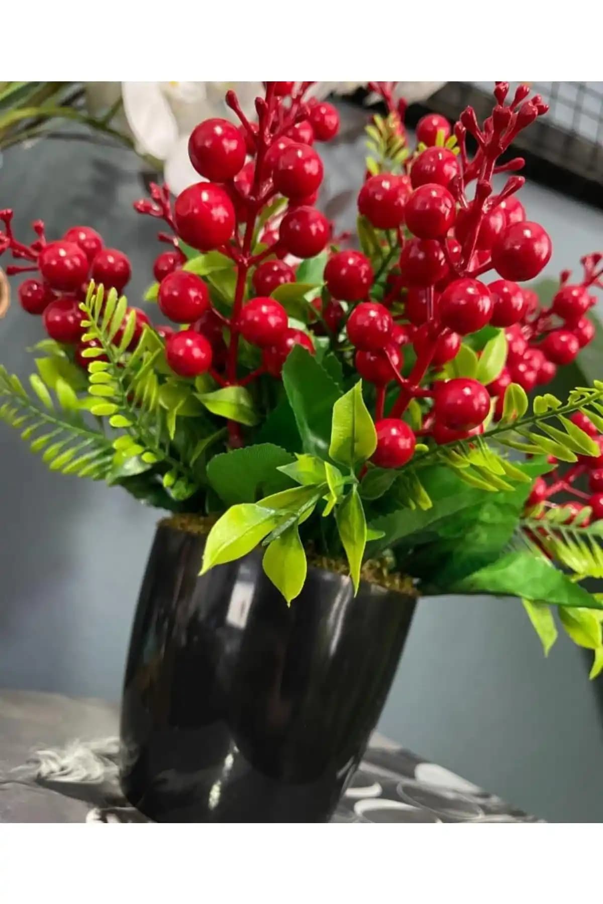 Yapay Yılbaşı Çiçeği ile Dekorasyonunuza Zarif ve Dayanıklı Dokunuşlar Ekleyin