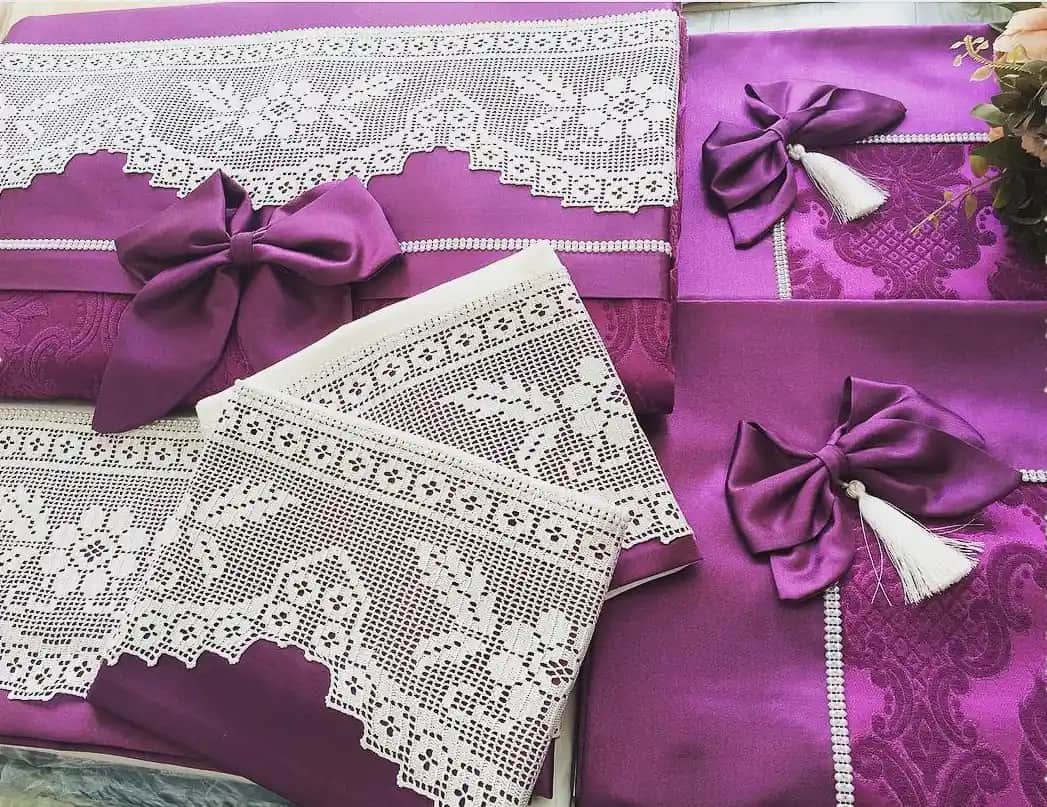 Yatak Odalarına Zarif Dokunuşlar İçin Satılık Dantel Pike Takımları