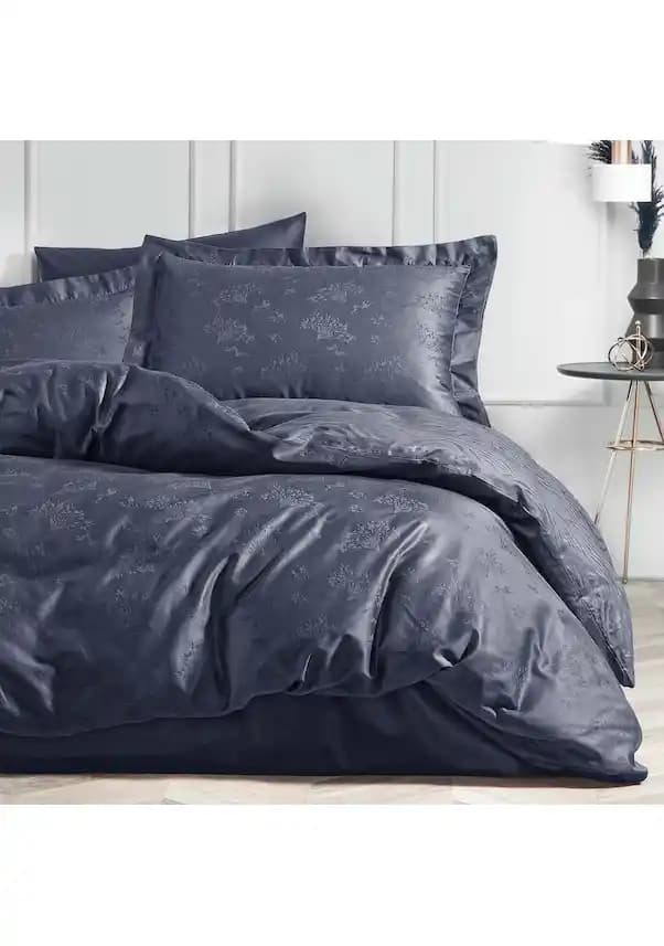 Yataş Diana Saten Nevresim Takımı: Şıklık ve Konforun Modern Buluşması