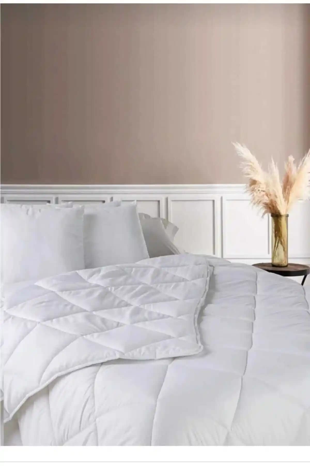 Yazlıkta Konfor ve Estetik İçin Çift Kişilik Yazlık Yorgan Seçenekleri ve Dekorasyon İpuçları