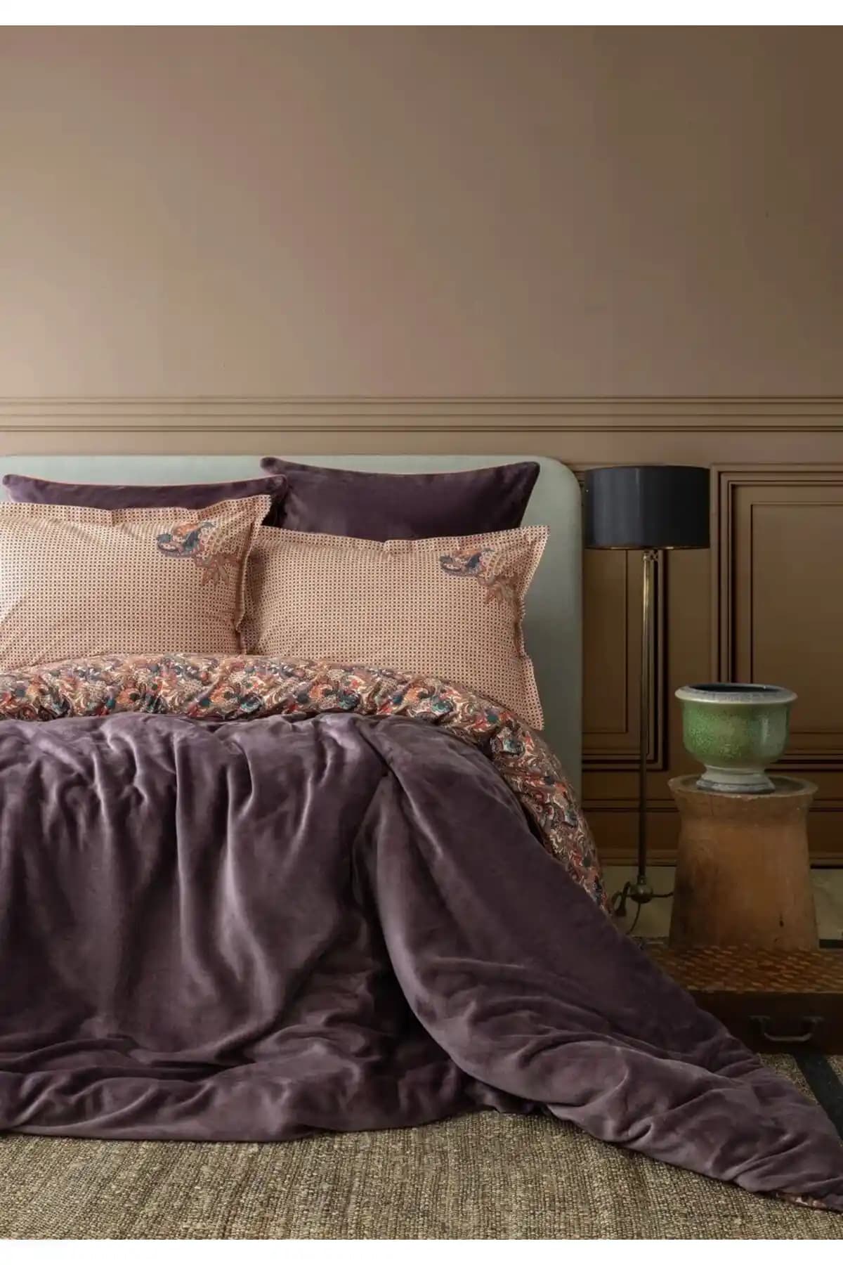 Yenilikçi ve Şık Tasarımlarla Modern Yatak Odası Nevresim Takımları