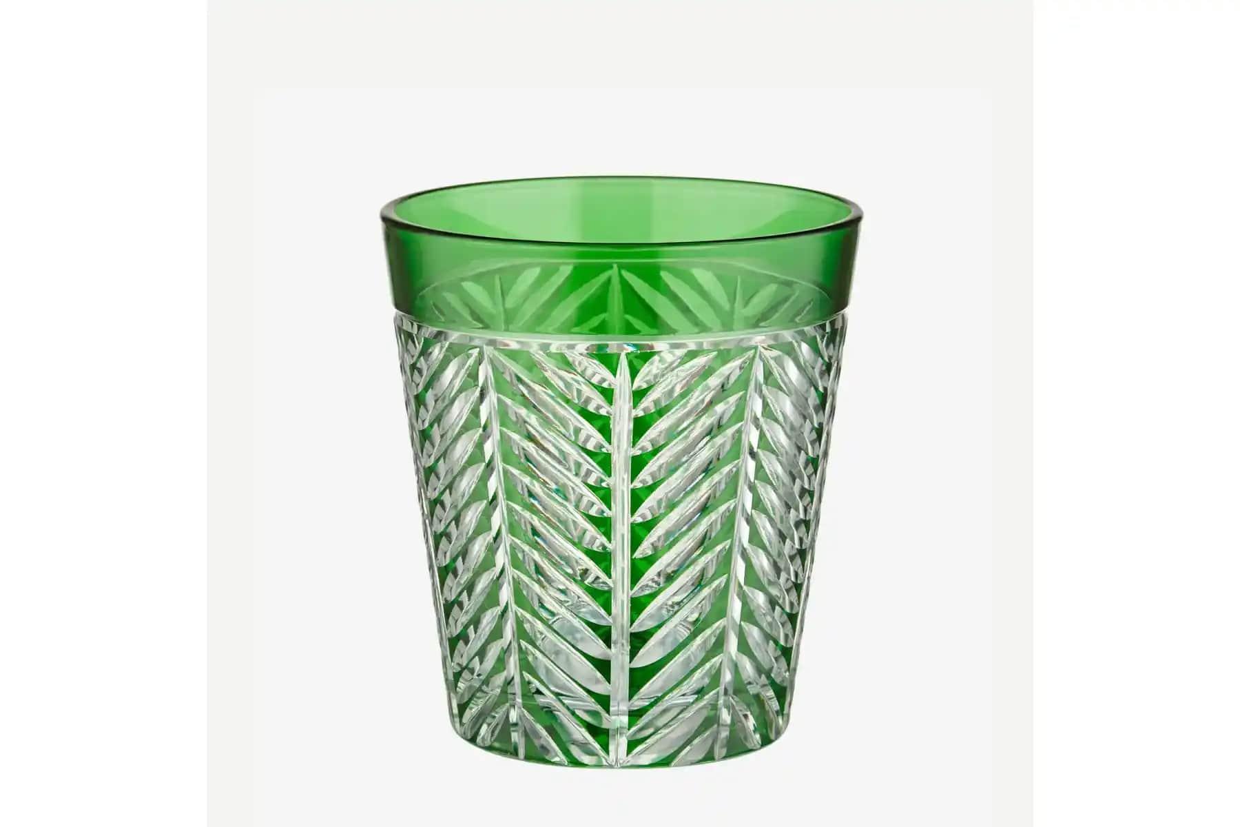 Yeşil Cam Bardaklar: Dekorasyonda Estetik ve Fonksiyonelliği Bir Arada Sunar