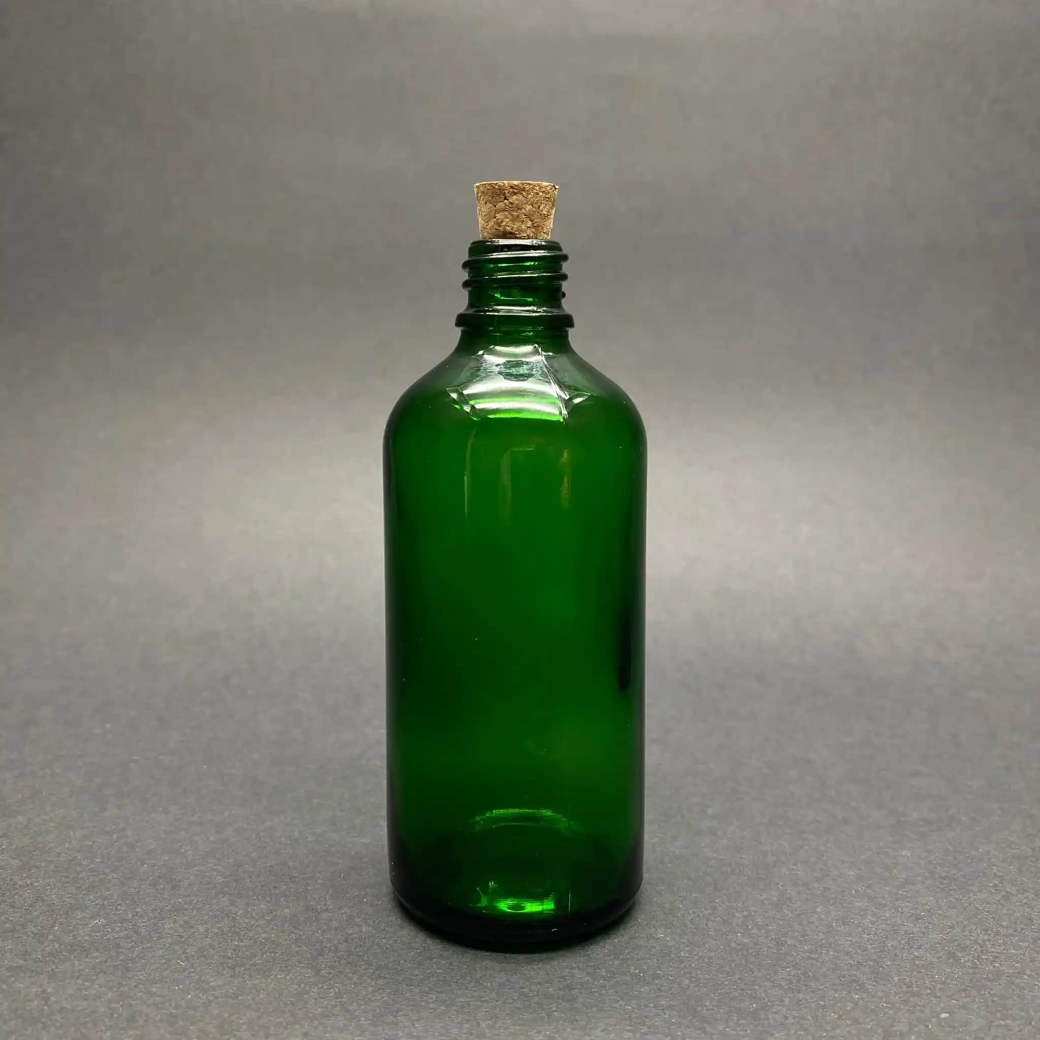 Yeşil Cam Şişelerle Dekorasyonda Doğal ve Şık Çözümler Sunan Kullanım İpuçları