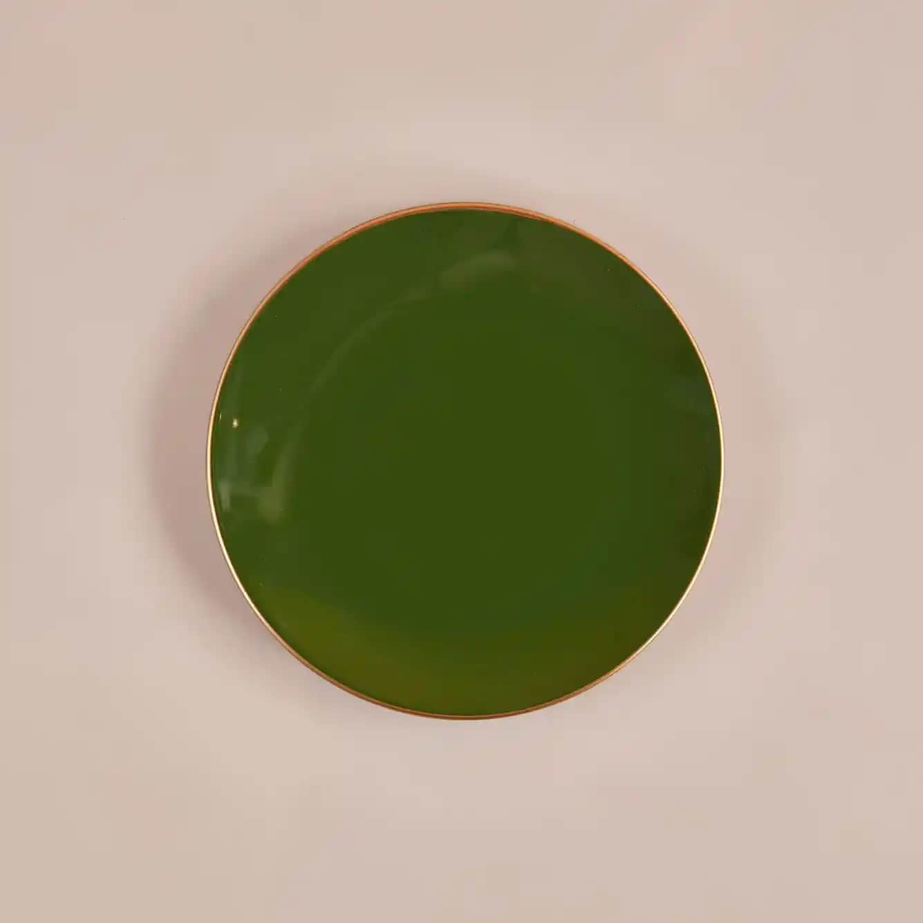 Yeşil Servis Tabağıyla Dekorasyonda Canlı ve Doğal Bir Atmosfer Yaratma Rehberi