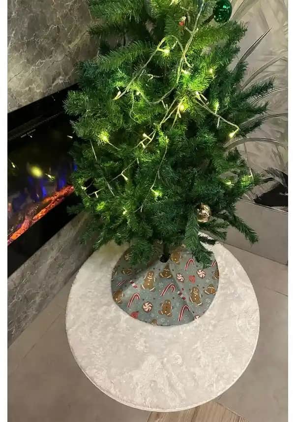 Yılbaşı Ağacı Altı Örtüsü Seçimi ve Dekorasyon Trendleri 2024