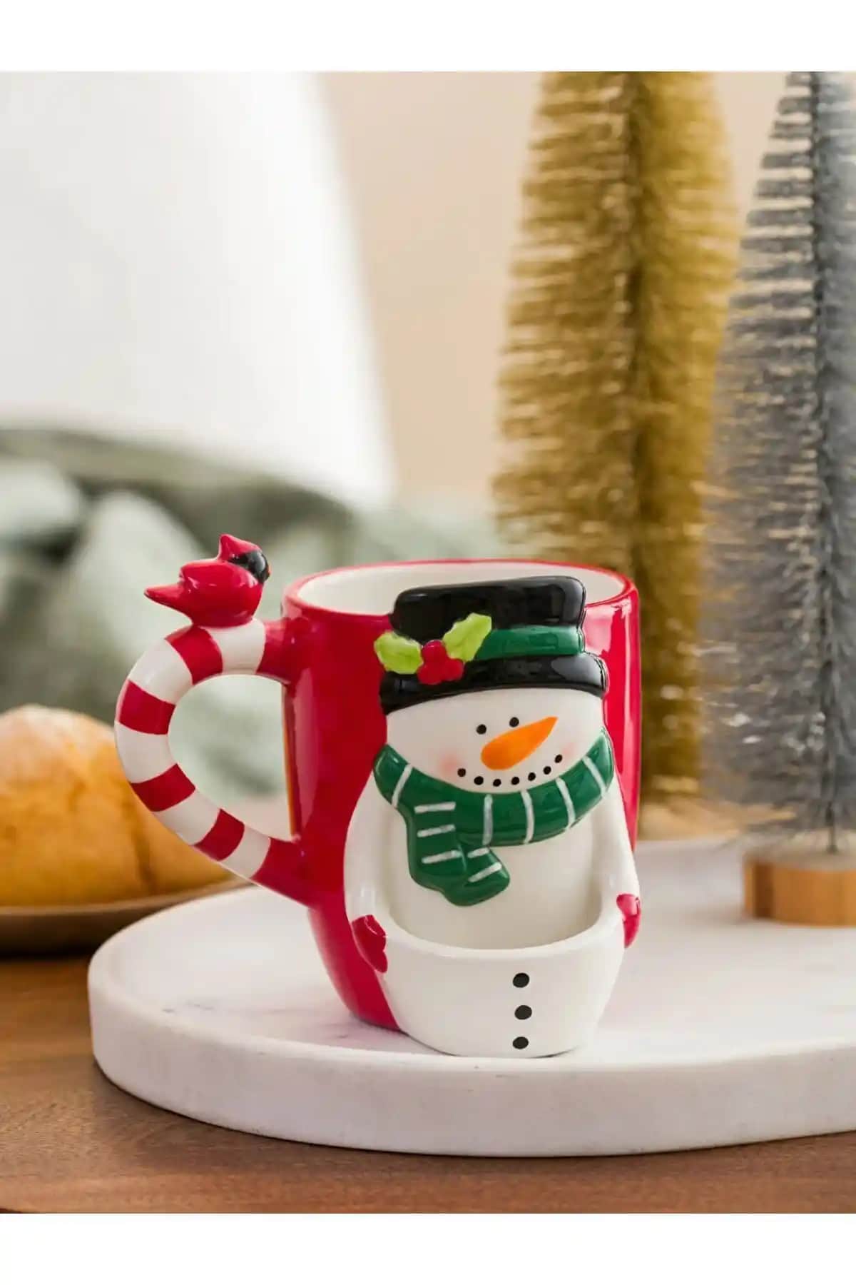 Yılbaşı Dekorasyonunda Kupalar ve Mobilya Uyumuyla Şık Atmosfer Yaratma Rehberi