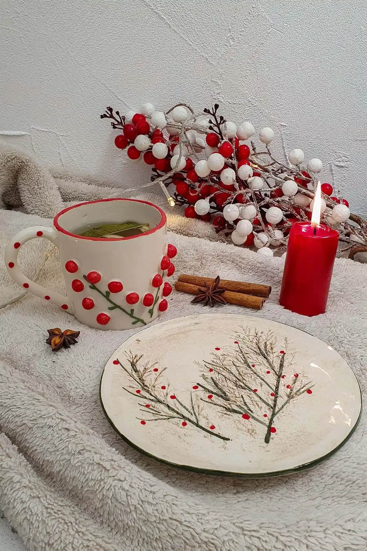 Yılbaşı Tabaklarıyla Dekorasyonunuzu Tamamlayın: Şık ve Özgün Sofra Tasarımları