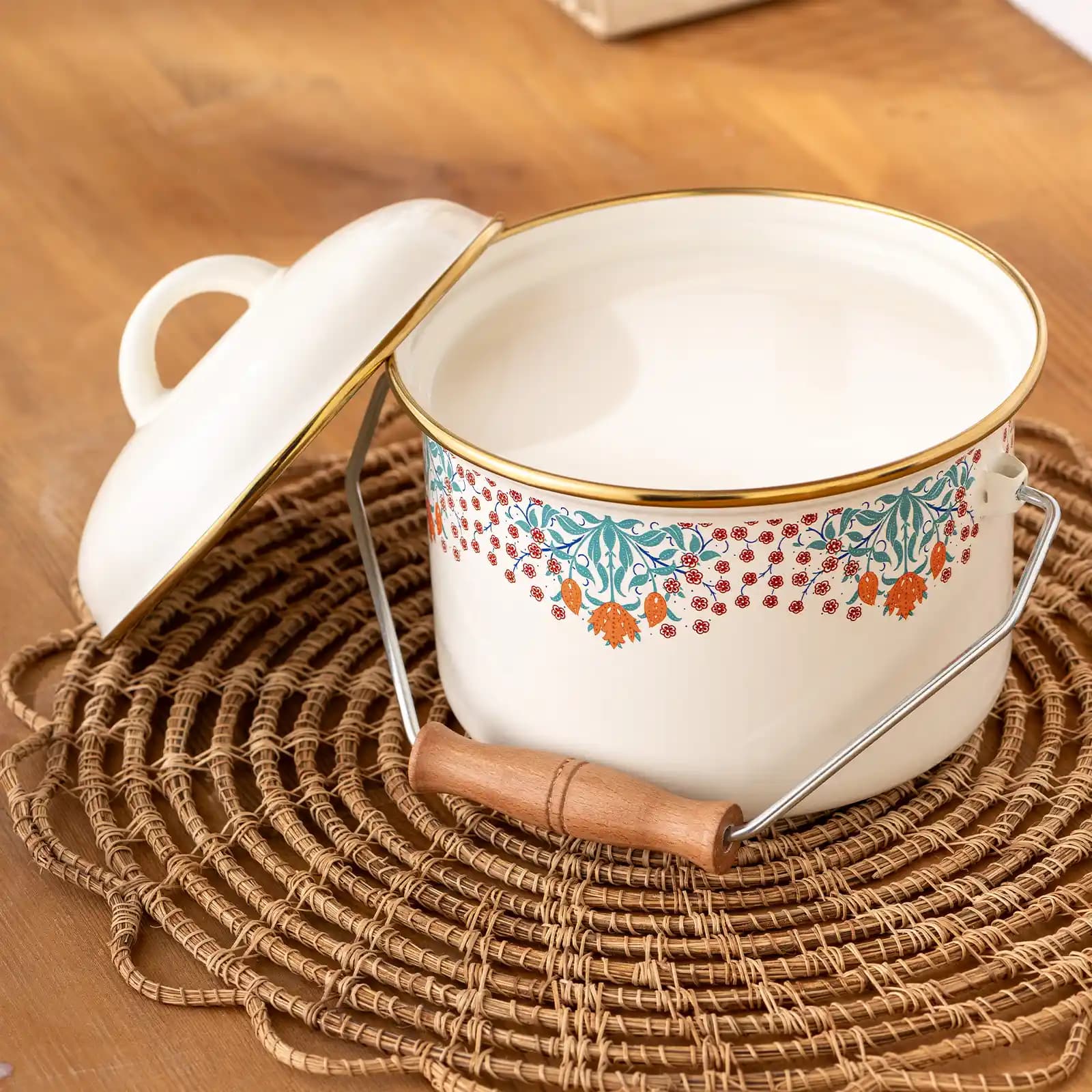 Yoğurt Tencereleriyle Modern ve Şık Dekorasyon Fikirleri ve Kullanım Alanları