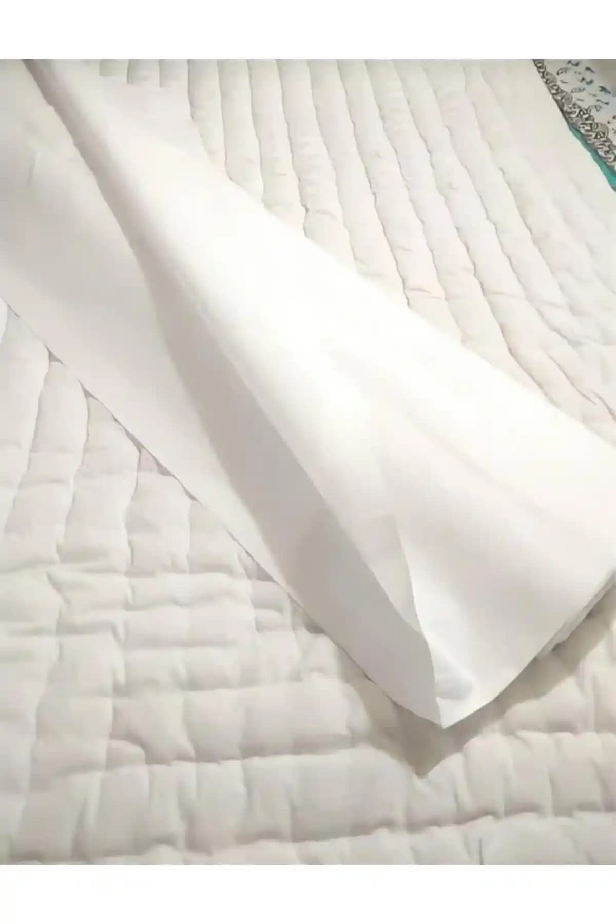 Yorgan Yüzü Kumaşları: Dekorasyon ve Konfor İçin Doğru Seçenekler