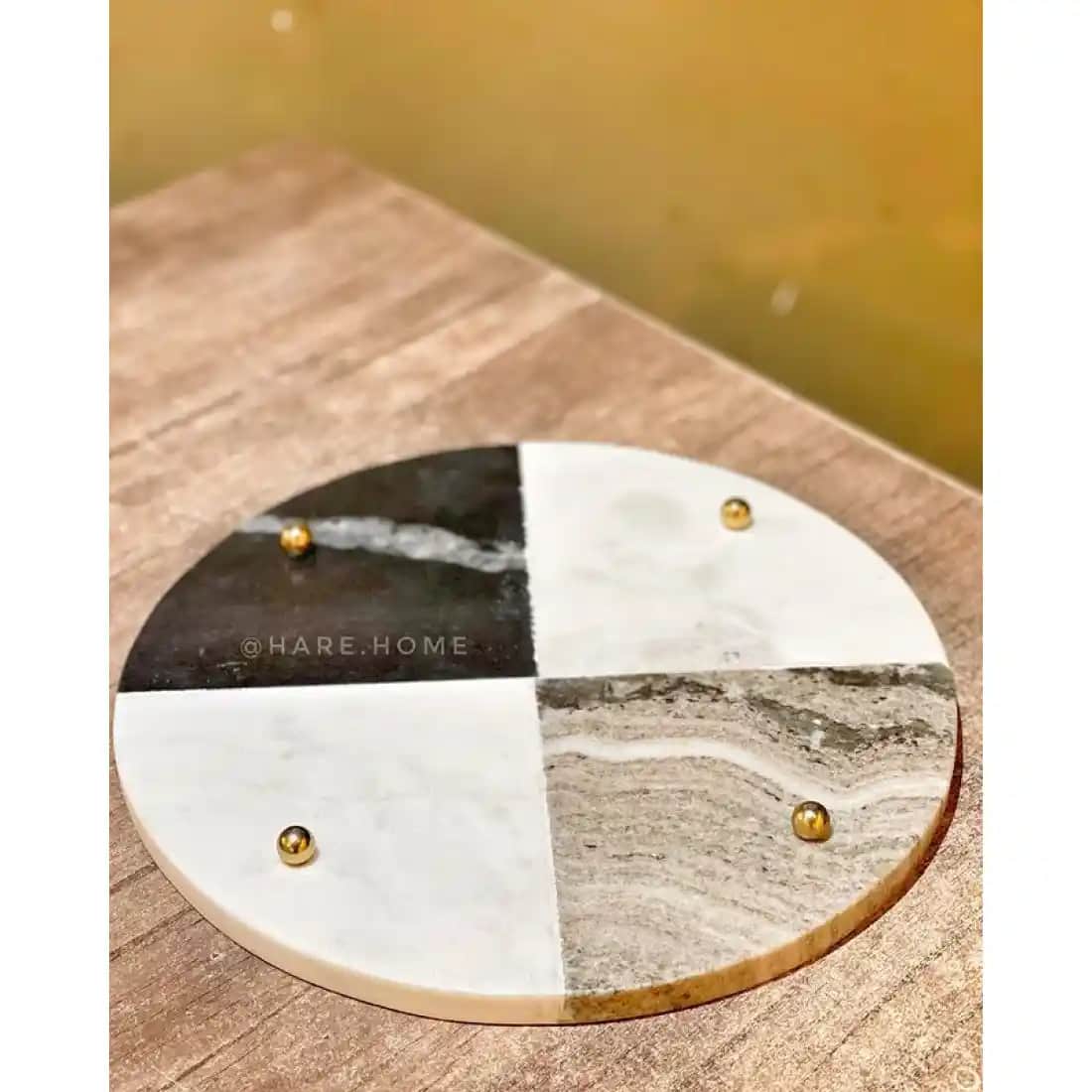 Yuvarlak Mermer Sunumluklar Dekorasyonda Zarafet ve Çok Yönlü Kullanım İmkanı