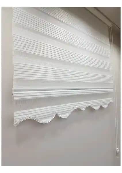 Asy Home Beyaz Pilesiz Zebra Perde ile Koza Stor Bej Zebra Perde Karşılaştırması
