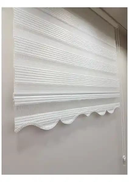 Asy Home Beyaz Pilesiz Zebra Perde ile Koza Stor Bej Zebra Perde Karşılaştırması