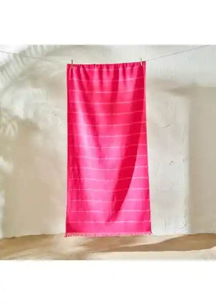 Bella Maison Holly ve Madame Coco Getopa Plaj Havlusu Karşılaştırması