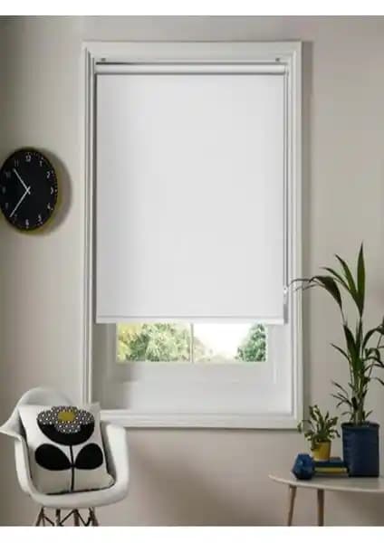 Beyazıt Tekstil ve Venassa Blackout Stor Perde Karşılaştırması