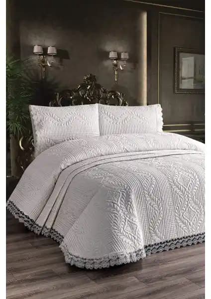 Çalışkan Çeyiz Evi Mikro Yatak Örtüsü ve Ka’nınca Dükkan Güpürlü Elif Takımı Karşılaştırması