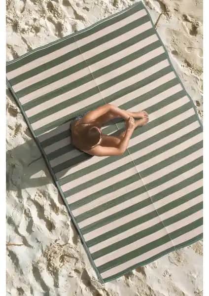 Caretta Home ve Craft Home Plaj Halısı Karşılaştırması: Hangi Ürünü Seçmelisiniz?