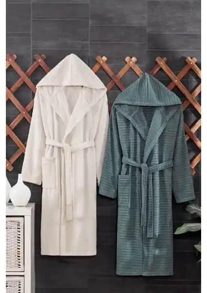 Casnack Quina ve Güvenal Rüya Bornoz Setleri Karşılaştırması: Hangi Ürün Sizin İçin Uygun