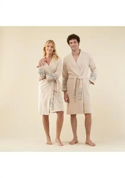 Chakra Derin Unisex ve Madame Coco Belda Kadın Bornoz Karşılaştırması 1