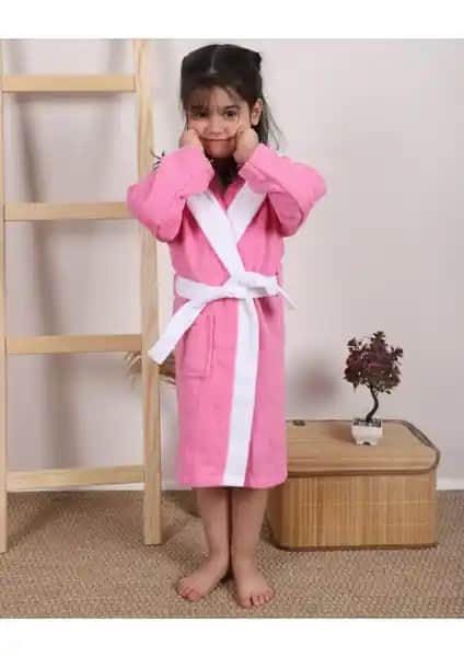 Çocuklar İçin En İyi Bornoz Seçenekleri: Lavin Kapşonlu ve Yk Altın Nevresim