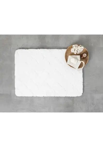English Home Banyo Paspası Karşılaştırması: Modest Grid ve Soft Touch Modelleri 2
