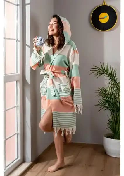 Ephemeris Peştamal Bornoz Karşılaştırması: Pamuk ve Ponpon Modellerinin Özellikleri ve Kullanım Avantajları