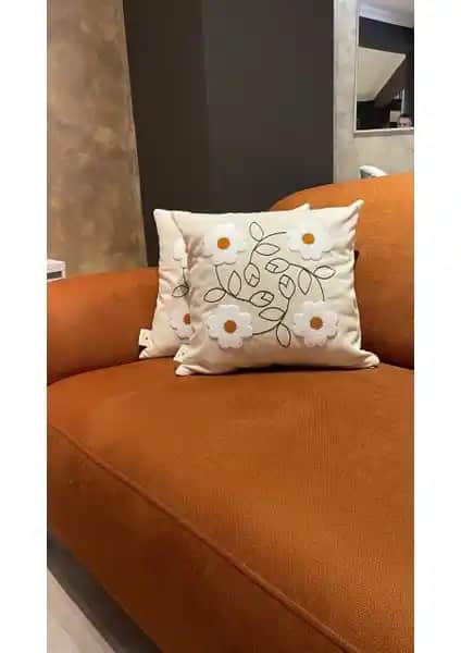 Ersperto Papatya Nakışlı ve Hamur Bohem Tasarımlı Kırlent Kılıflarının Karşılaştırması