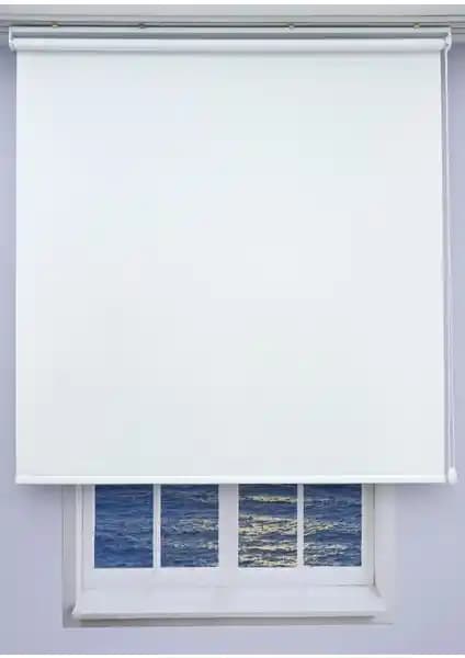 Esdeh Beyaz Ekonomik Stor Perde ile ZebraEvim Siyah Polyester Stor Perde Karşılaştırması