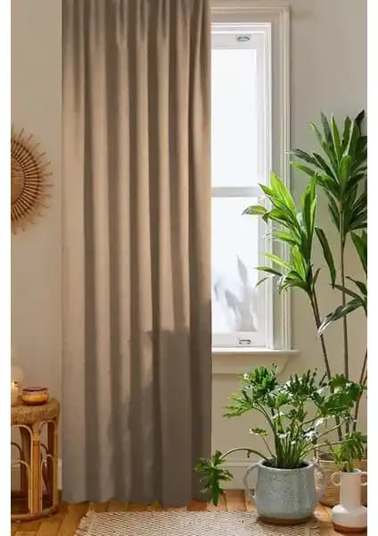 Ev Dekorasyonunda Kadife Perde Seçenekleri: Home Color Vizon ve Meva Home Karşılaştırması