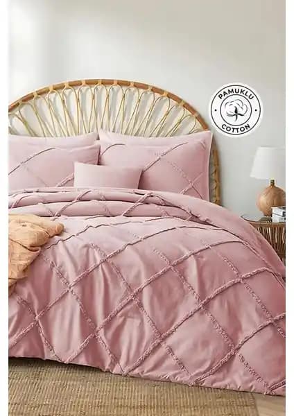 Evlen Home Collection ve Linens Vita Yatak Örtüsü Setleri Karşılaştırması