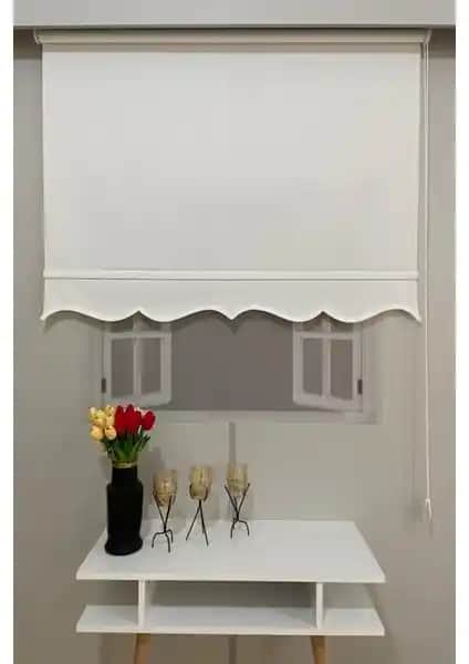 Givayo Stor Etek Dilimli Perde ve Story Düz Siyah Güneşlik Karşılaştırması