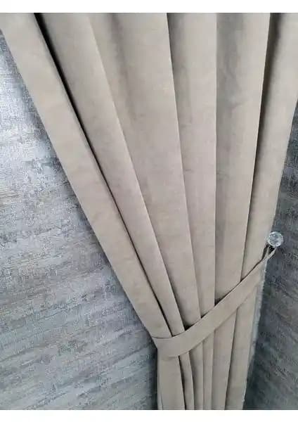 İki Popüler Fon Perde Modeli Karşılaştırması: BBB Petek Kadife ve Erdoğanlar Koza Ada