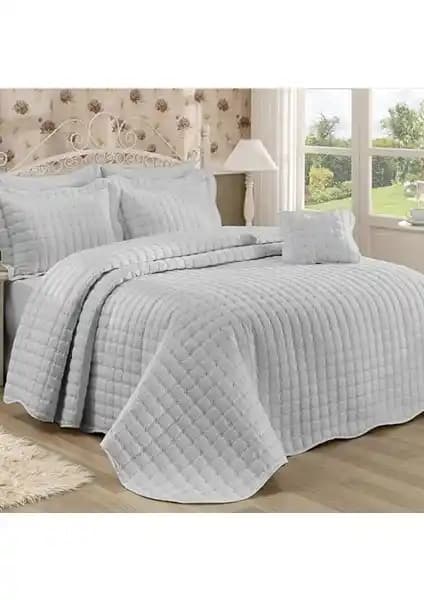 Kadınca Dükkan ve Örtüm Markalarının Çift Kişilik Yatak Örtüleri Karşılaştırması