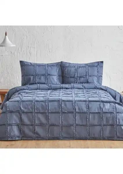 Karaca Home Young Liberty ve Örtüm Gloria Kahve Yatak Örtüsü Karşılaştırması