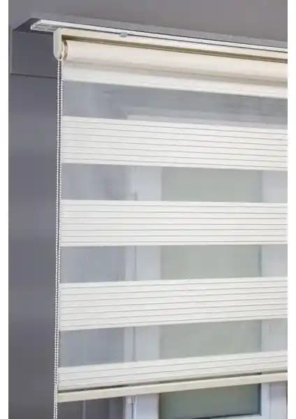 Karşılaştırmalı İnceleme: Bizden Perde Krem Pileli Zebra ve Beyaz Pliseli Stor Perdeler
