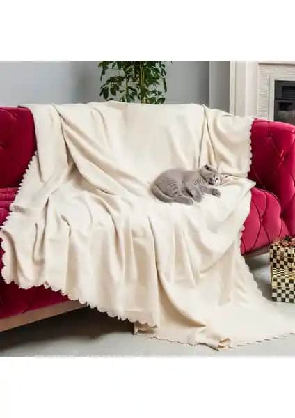 Latuda Kaymaz Koltuk Örtüsü ve Şönil Jakarlı Desenli Kaymaz Koltuk Şalı Karşılaştırması