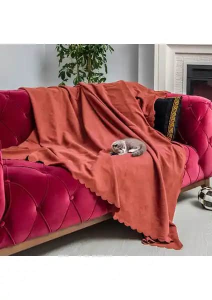 Latuda Koltuk Örtüleri Karşılaştırması: Kaymaz ve Jakarlı Desenli Modellerin Detaylı Analizi