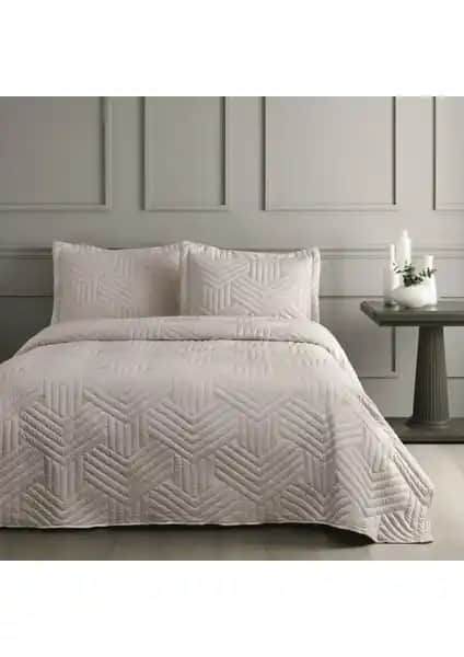 Linens Vita ve Madame Coco Maryon Yatak Örtüsü Karşılaştırması: Hangi Ürün Daha Uygun