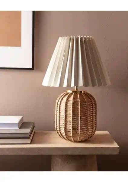 Madame Coco Castor ve Vivido Abajur Dora Karşılaştırması: Hangi Abajur Daha Uygun