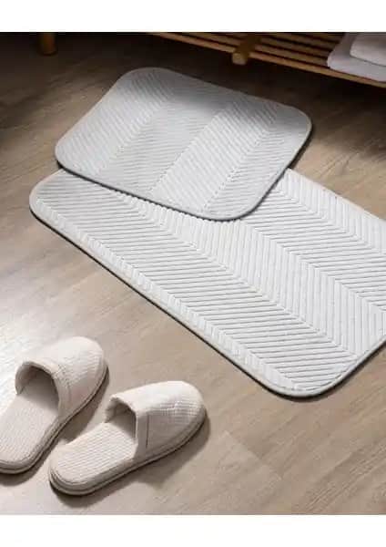 Madame Coco Emele ve Monnhein Banyo Paspası Karşılaştırması: Hangi Ürün Sizin İçin Uygun