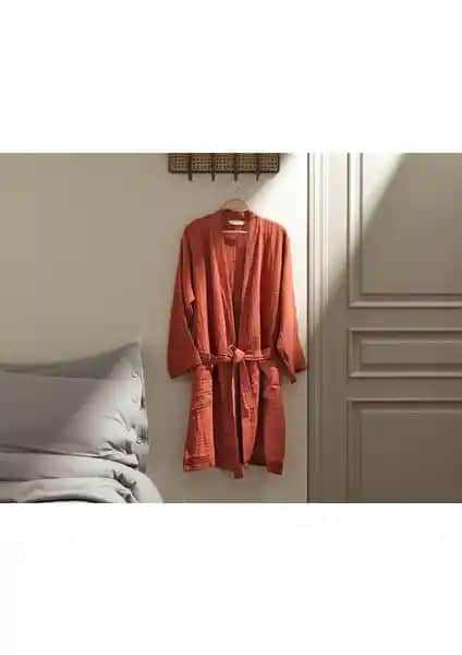 Madame Coco Zoe Müslin ve Rozet Tekstil Bornozları Karşılaştırması