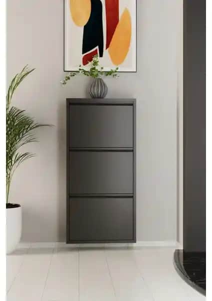 Metal Ayakkabılık Seçenekleri: Dayanıklı ve Şık Tasarımlar Karşılaştırması